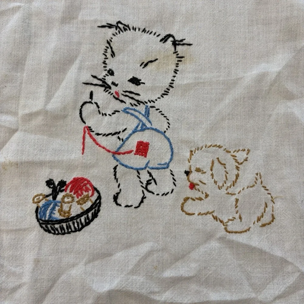 Vintage Embroidered Kitten Puppy Linen Towel 19x27 Craft Fabric Cutter Upcycle